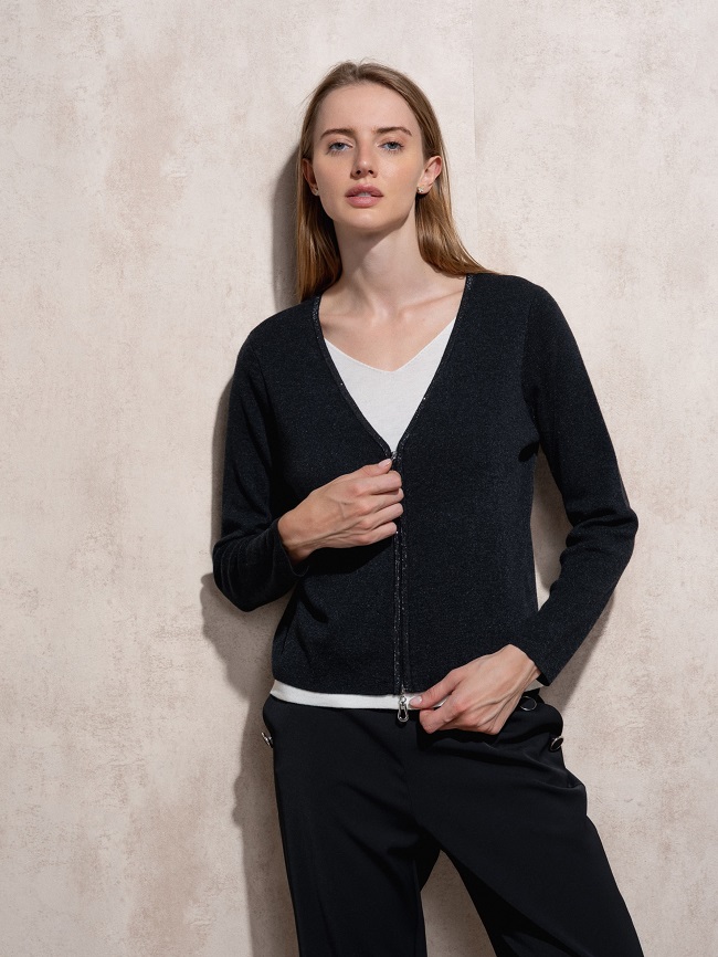 CHAQUETA DE PUNTO CON CREMALLERA