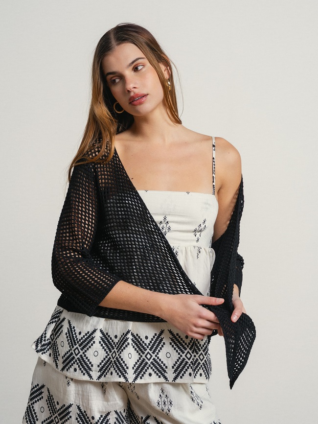 CHAQUETA DE CROCHET CON NUDO